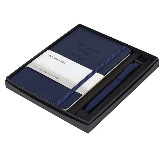Moleskine Classic Large Notebook &amp; Go Pen Set (Navy Blue)